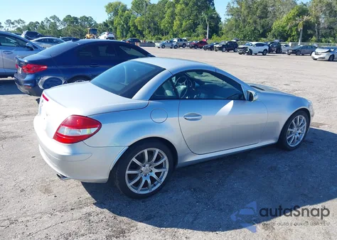 2005 Mercedes-Benz Slk 350 from USA, damaged, VIN WDBWK56F25F075105